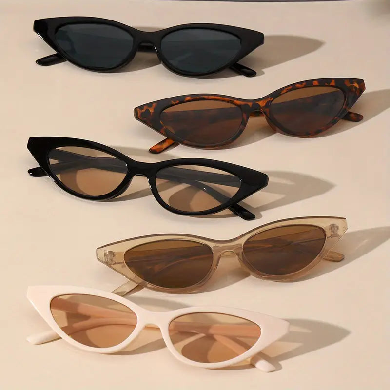 Scintillante: Fashion Cat Eye Sunglasses